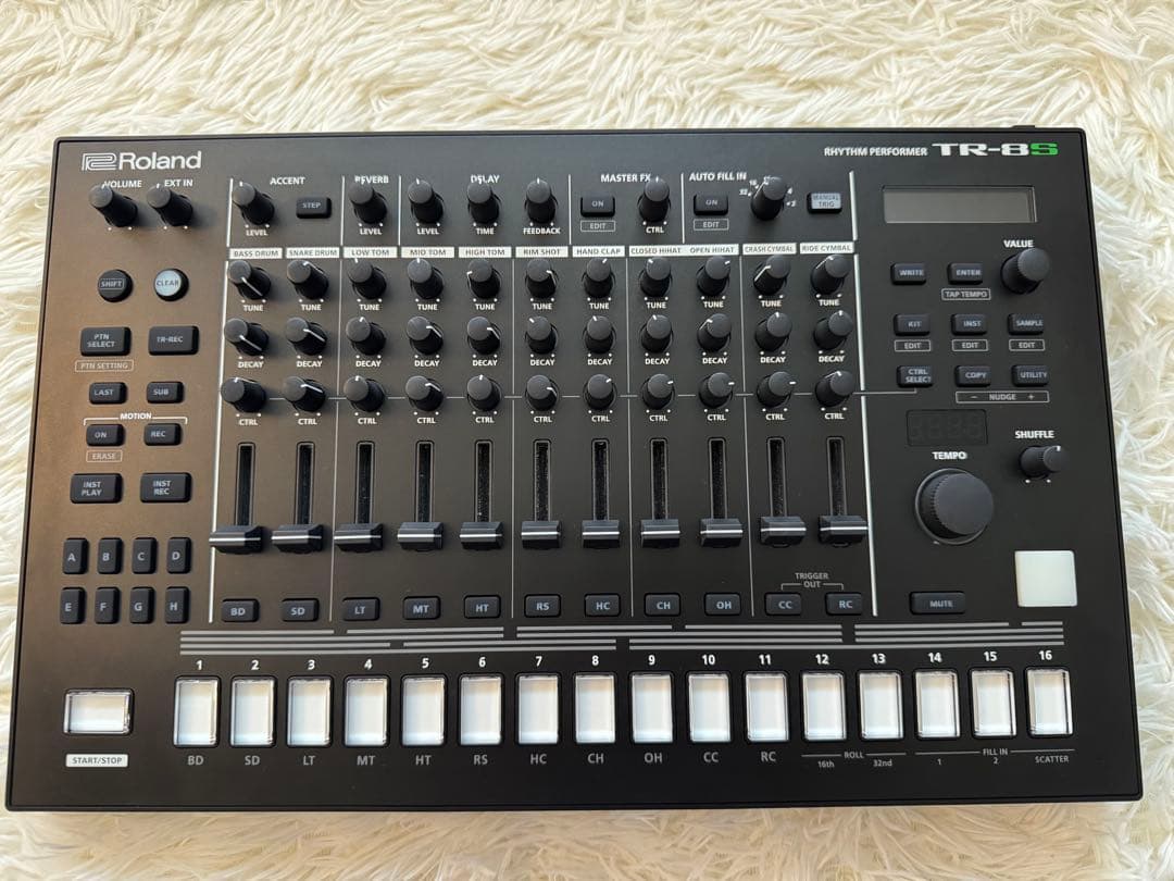 Roland TR-8S 超美品 完動品 AIRAシリーズ ドラムマシン