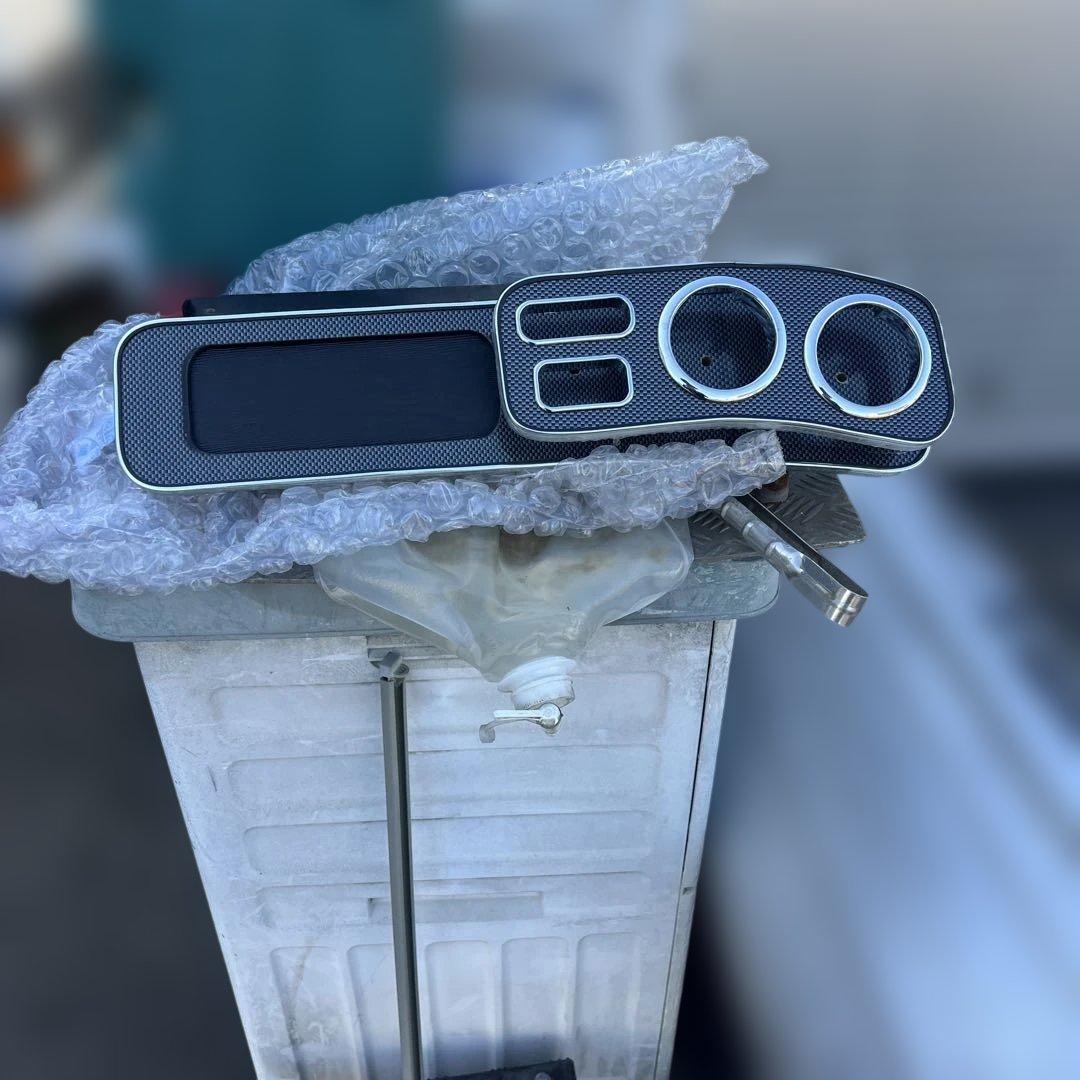 ハイエース200用助手席ドリンクホルダーブラック/シルバー