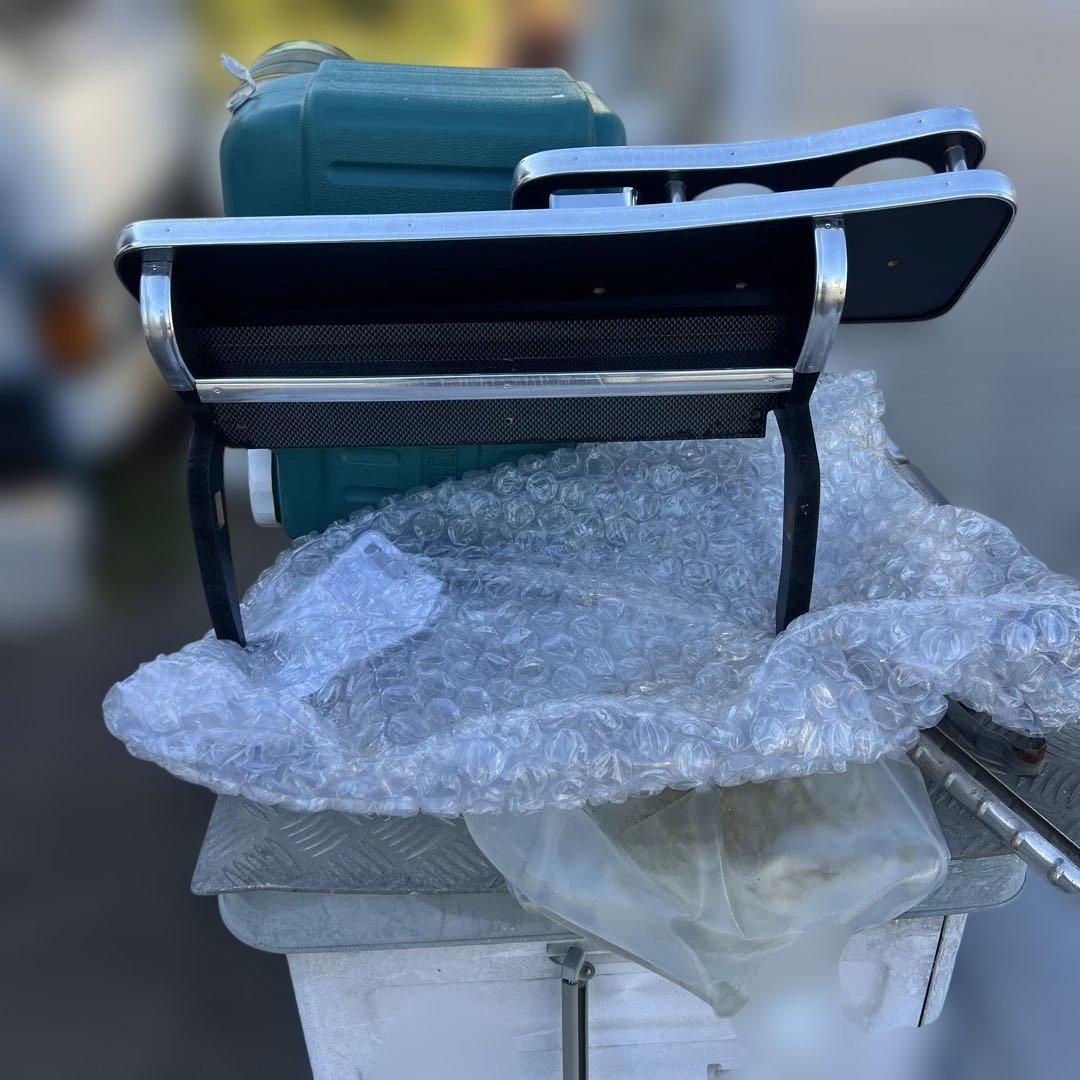 ハイエース200用助手席ドリンクホルダーブラック/シルバー