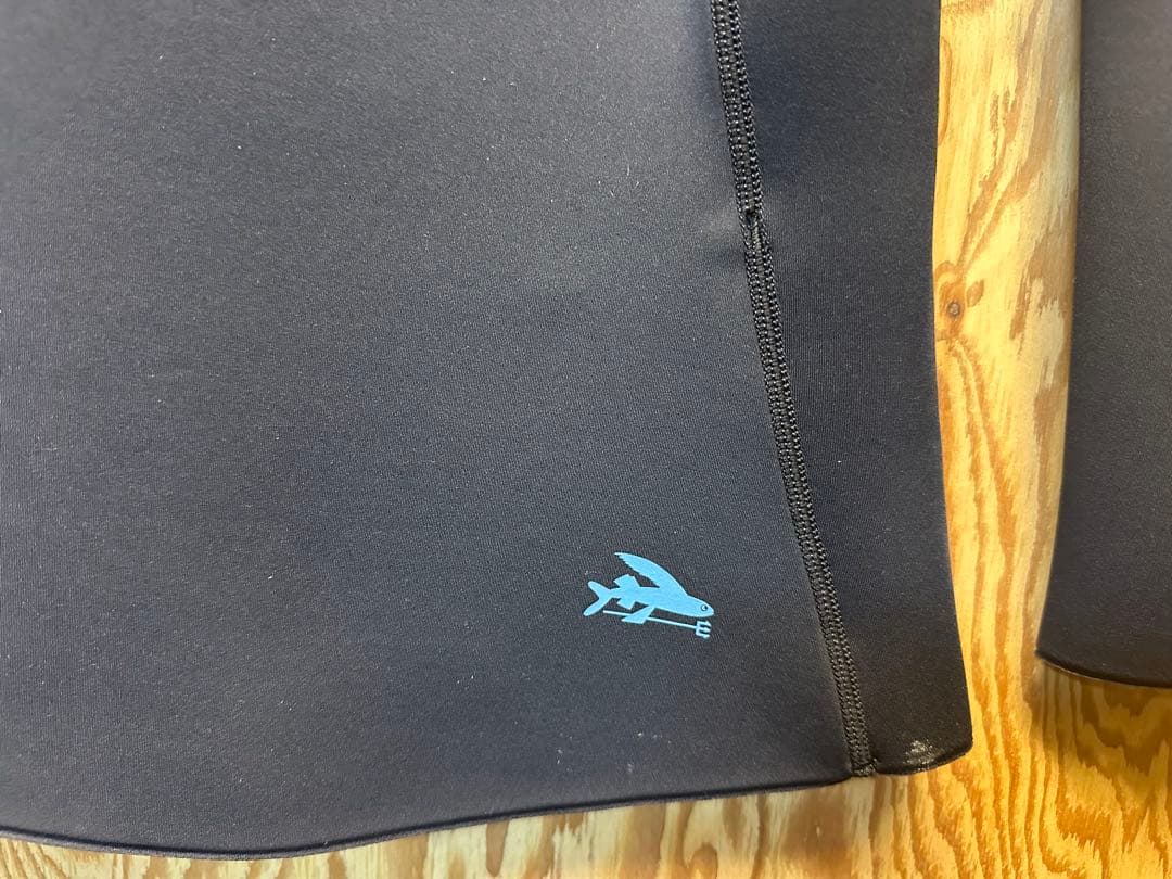 Patagonia Women's R1 Lite Yulex タッパー 新品