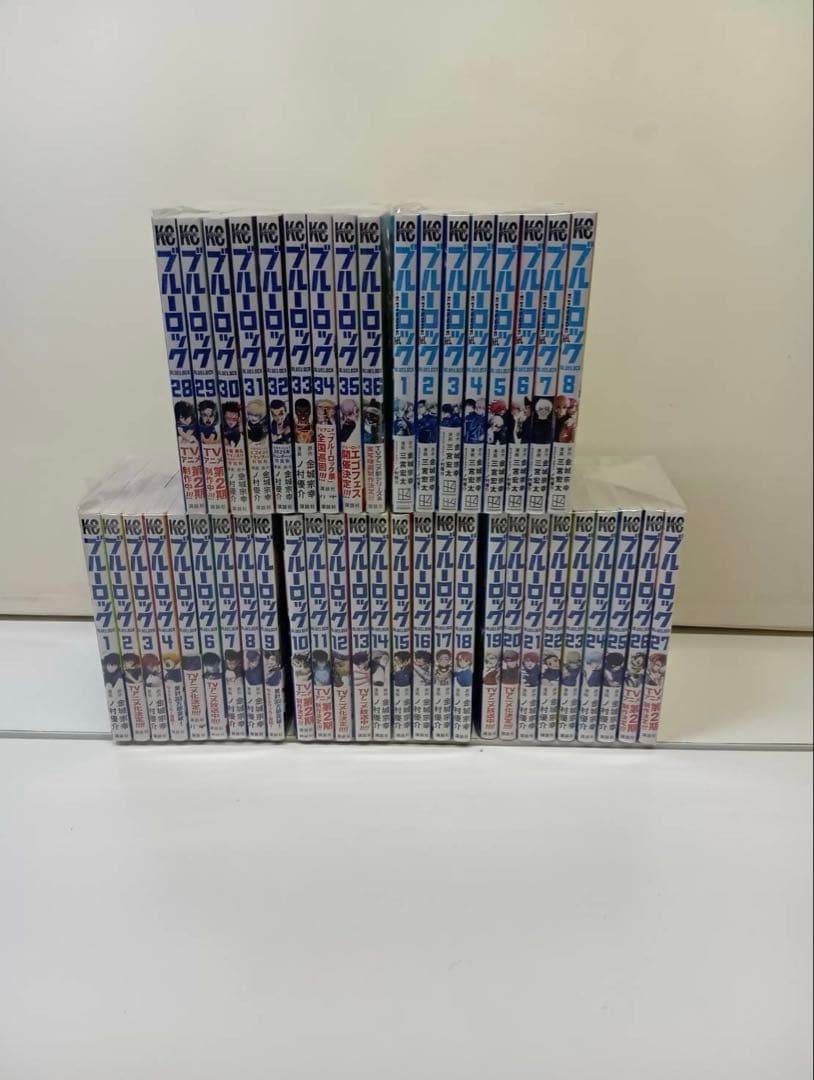 0916 ブルーロック全巻1-36巻とブルーロック凪1-8巻