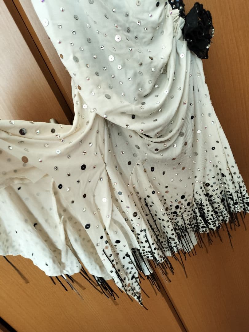 社交ダンス ドレス 黒白 スパンコール