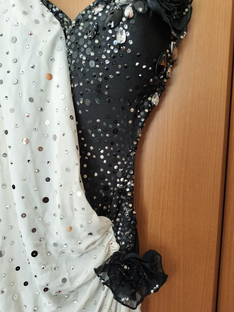 社交ダンス ドレス 黒白 スパンコール