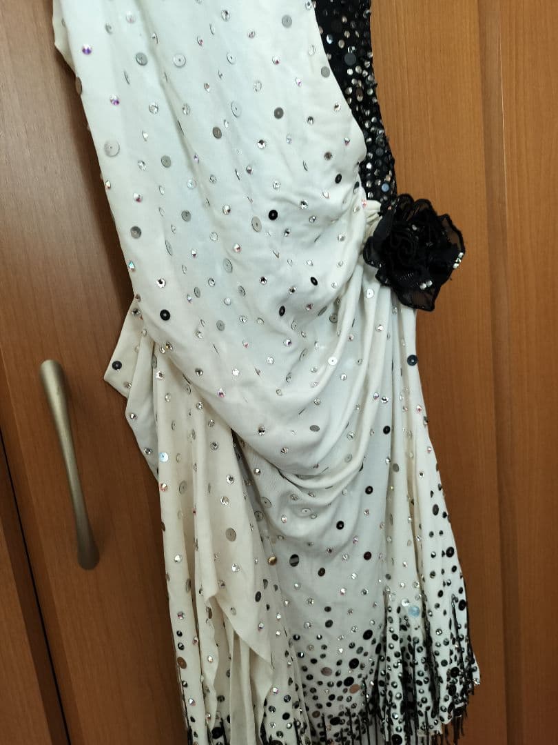 社交ダンス ドレス 黒白 スパンコール