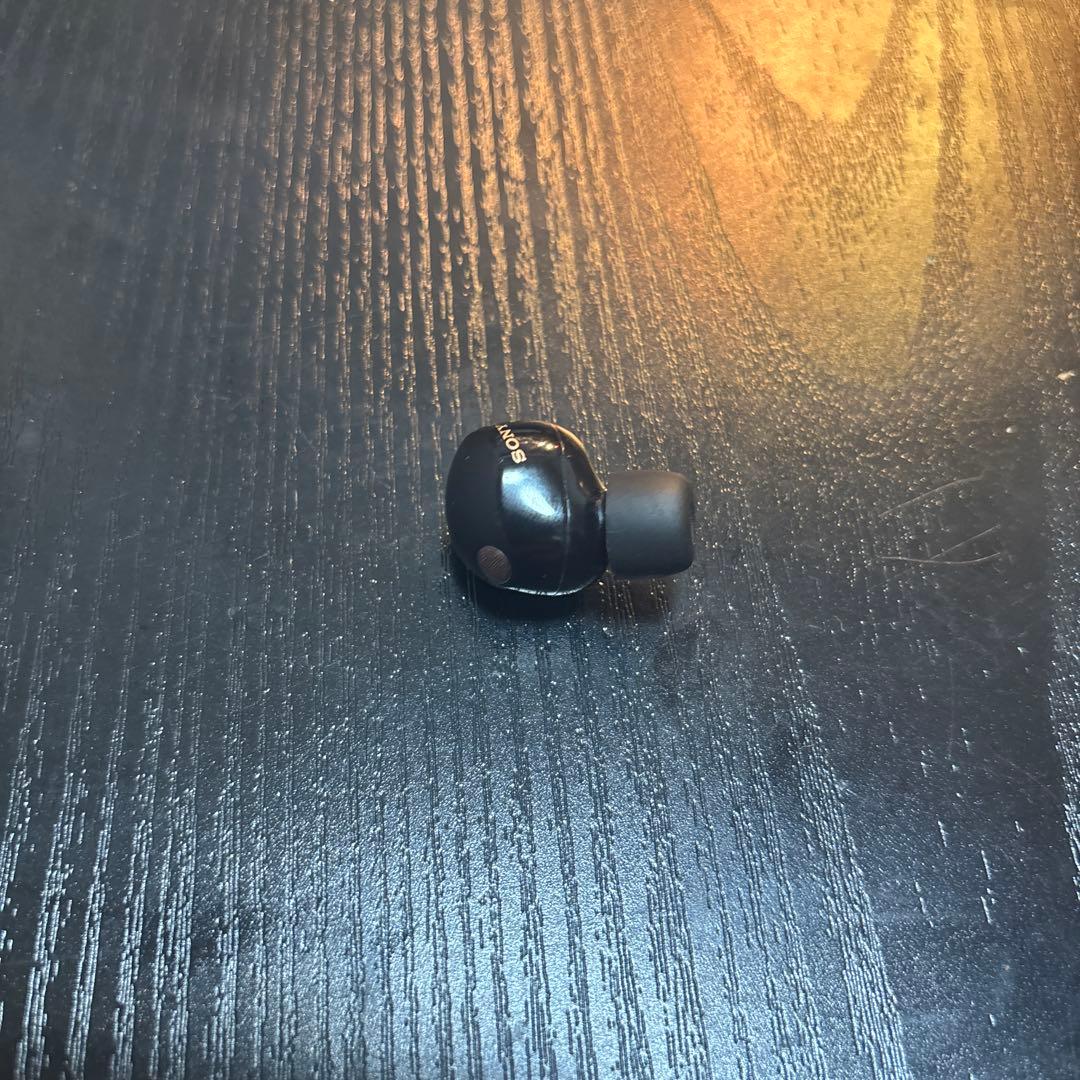 SONY WF-1000XM5 ブラック 右耳とケース