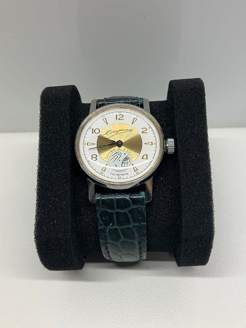 Pobeda スプートニク ビンテージ 手巻き 白 金色文字盤 ホワイト 稼働中