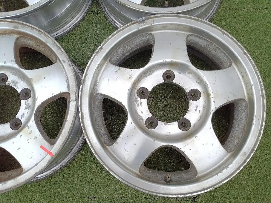 【富山】ジムニー純正【点検OK】アルミホイール 16インチ 中古４本 再塗装用