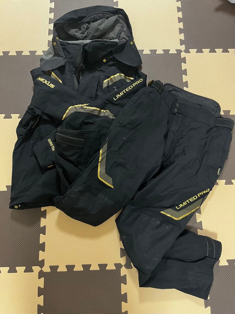 シマノ　GORE-TEX LIMITED PRO 最上級防寒スーツRB-111L