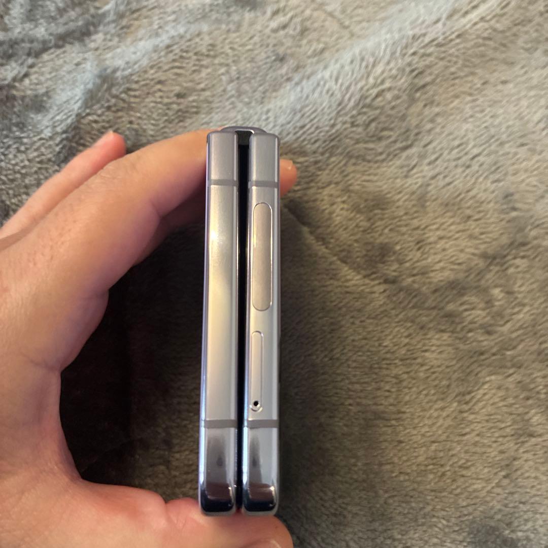 docomo Galaxy Z Flip4 本体　ジャンク