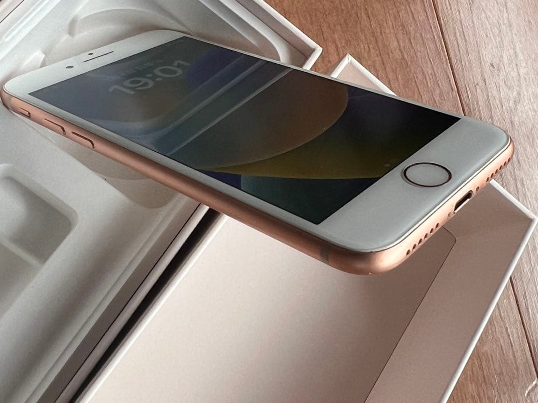 iPhone 8 ゴールド 中古