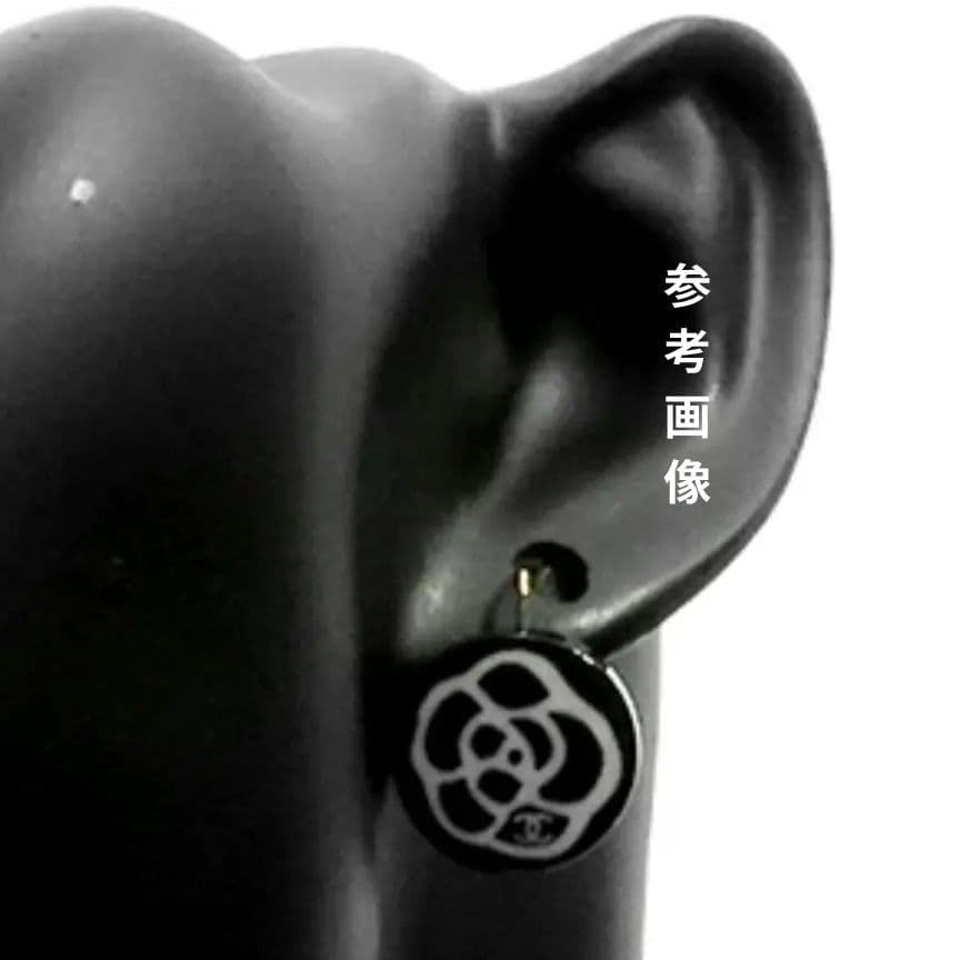 CHANEL カメリアモチーフピアス　正規品　鑑定済み