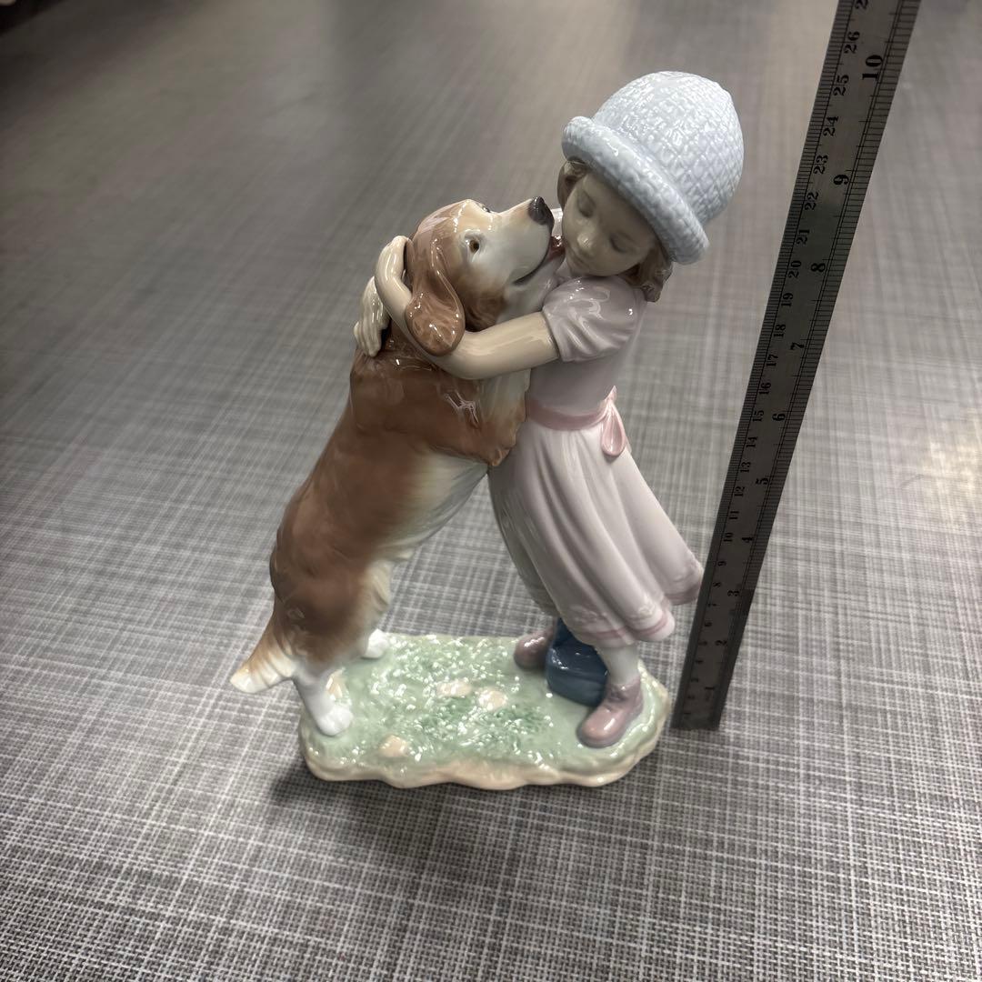 さら　リヤドロ　少女と犬の陶器フィギュア