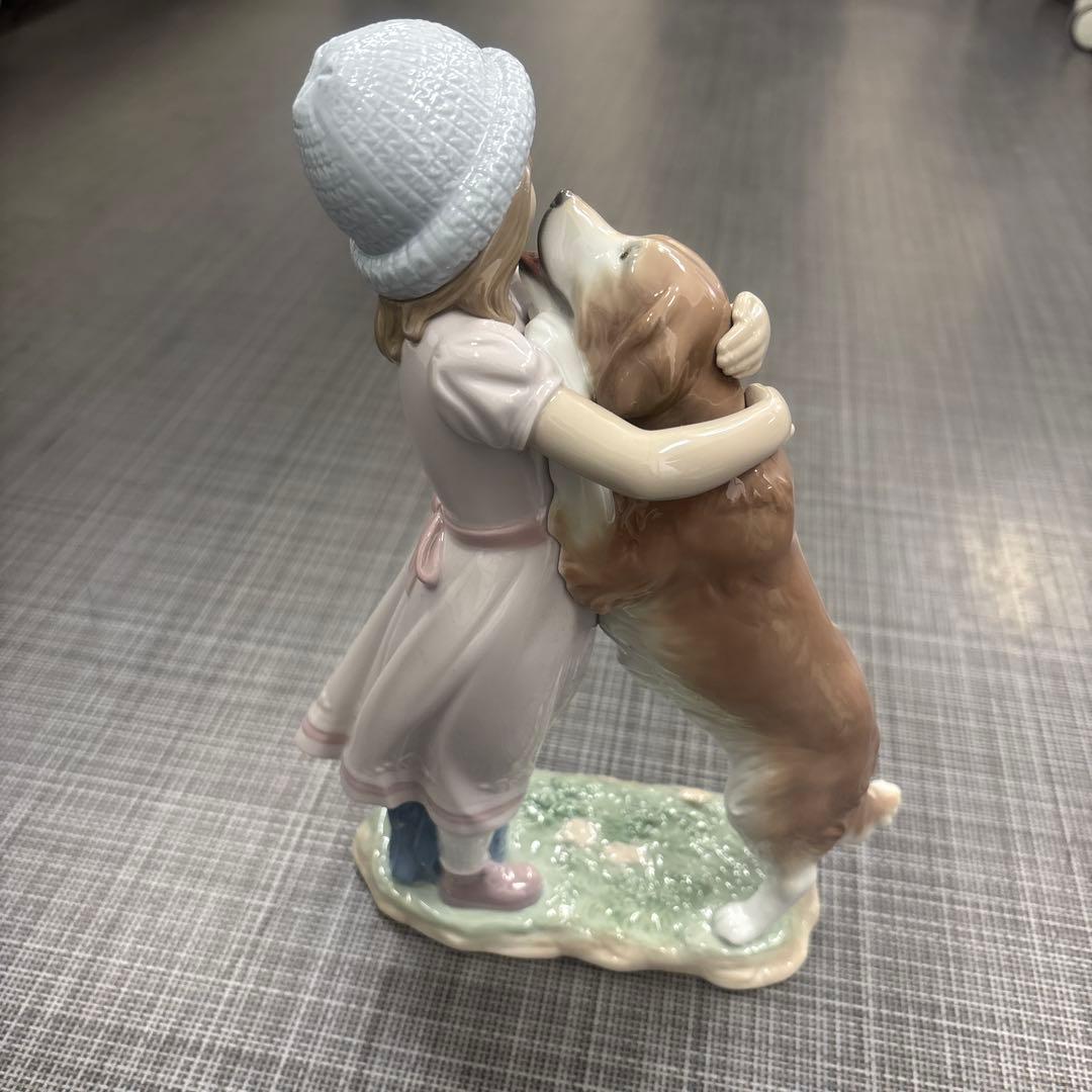 さら　リヤドロ　少女と犬の陶器フィギュア