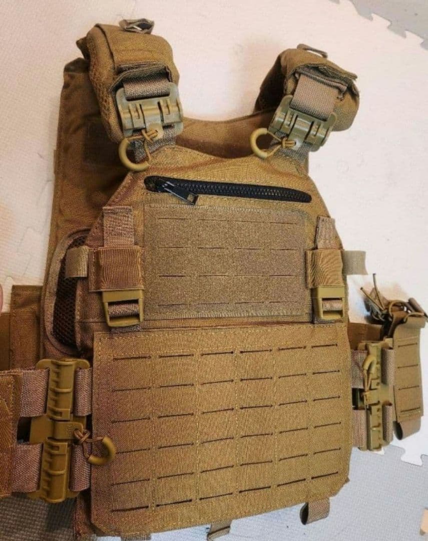 プレートキャリア、 MOELLシステム、 CB(コヨーテブラウン)、プレキャリ