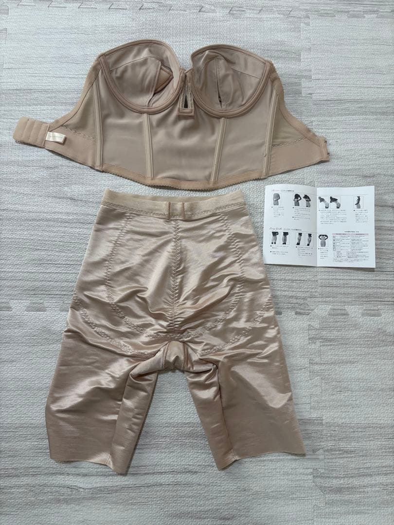 THE TREAT DRESSINGトリートビスチェ&ガードルMサイズ　E70