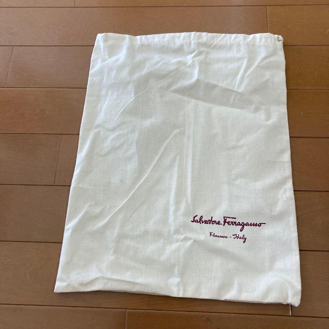 Ferragamo ラバー　サンダル　リボンモチーフ　ブラック　サイズ6