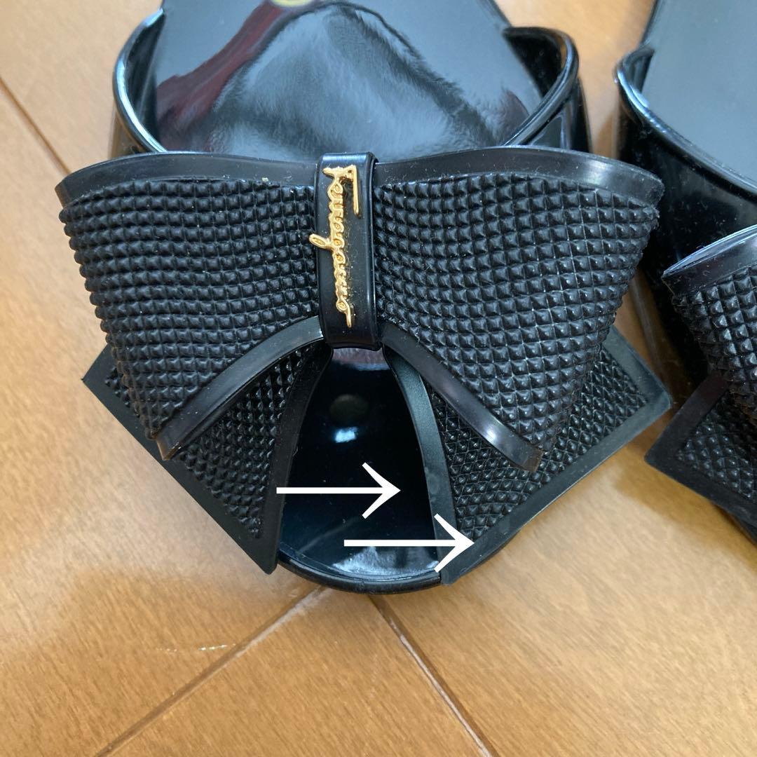 Ferragamo ラバー　サンダル　リボンモチーフ　ブラック　サイズ6