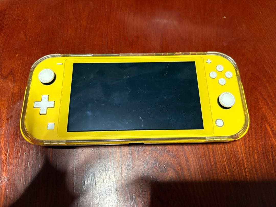 Nintendo switch Lite イエロー本体　ケースmicro SD付