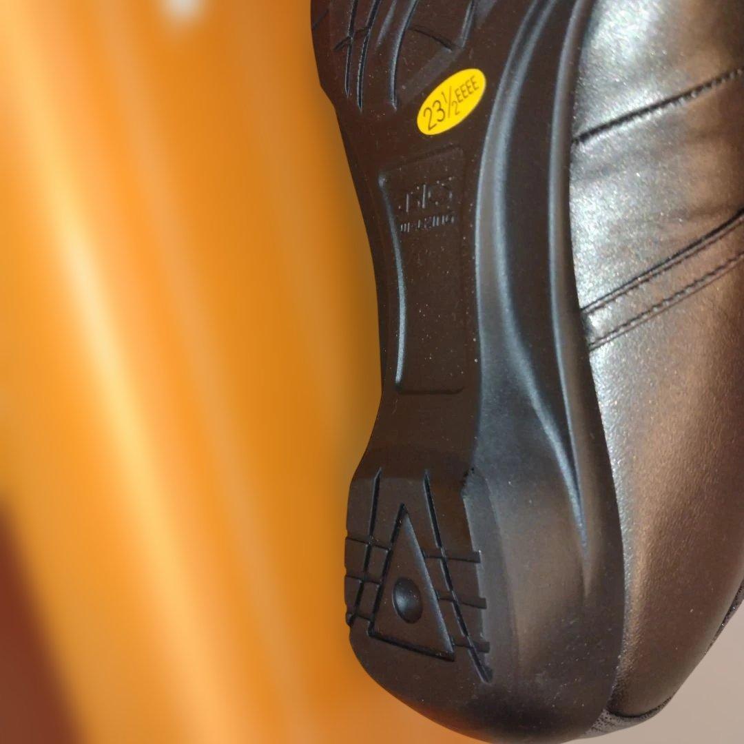 ASICS　PEDALA ブラウン フラットシューズ