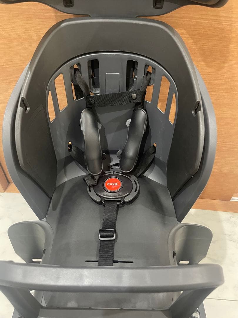 OGKチャイルドシート後ろ