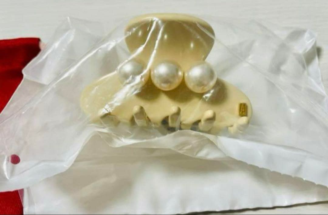 【新品未開封】アレクサンドル完売品パールクリップ　S ベージュ