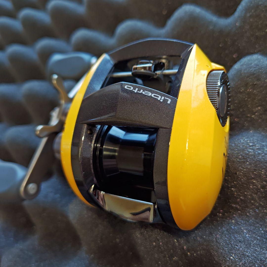 ダイワ リベルトピクシー L レフトハンドル イエローパール 04限定 使用品