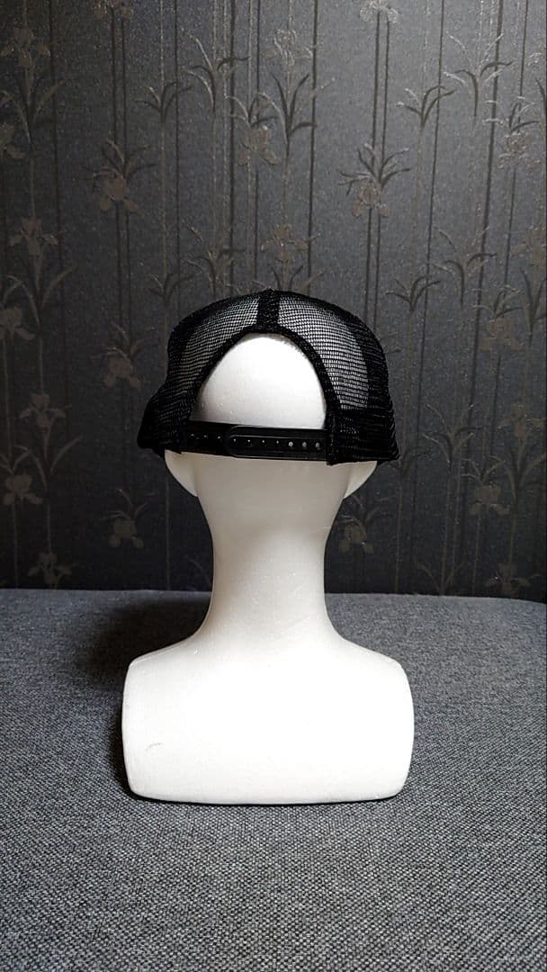 CHROME HEARTS　クロムハーツ　トラッカーキャップ