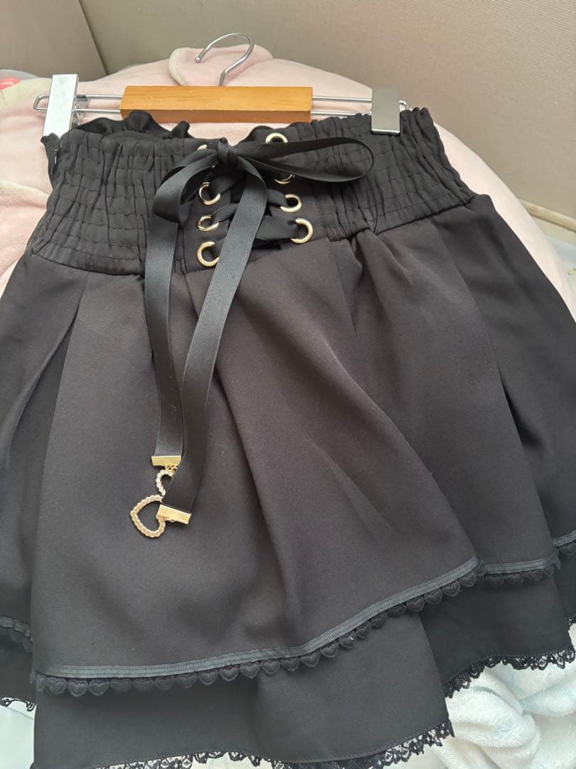 リズリサ 2連リボンベルトスカパン 黒