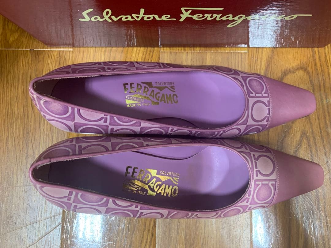フェラガモ ピンクパンプスパープル　フェラガモ　未使用