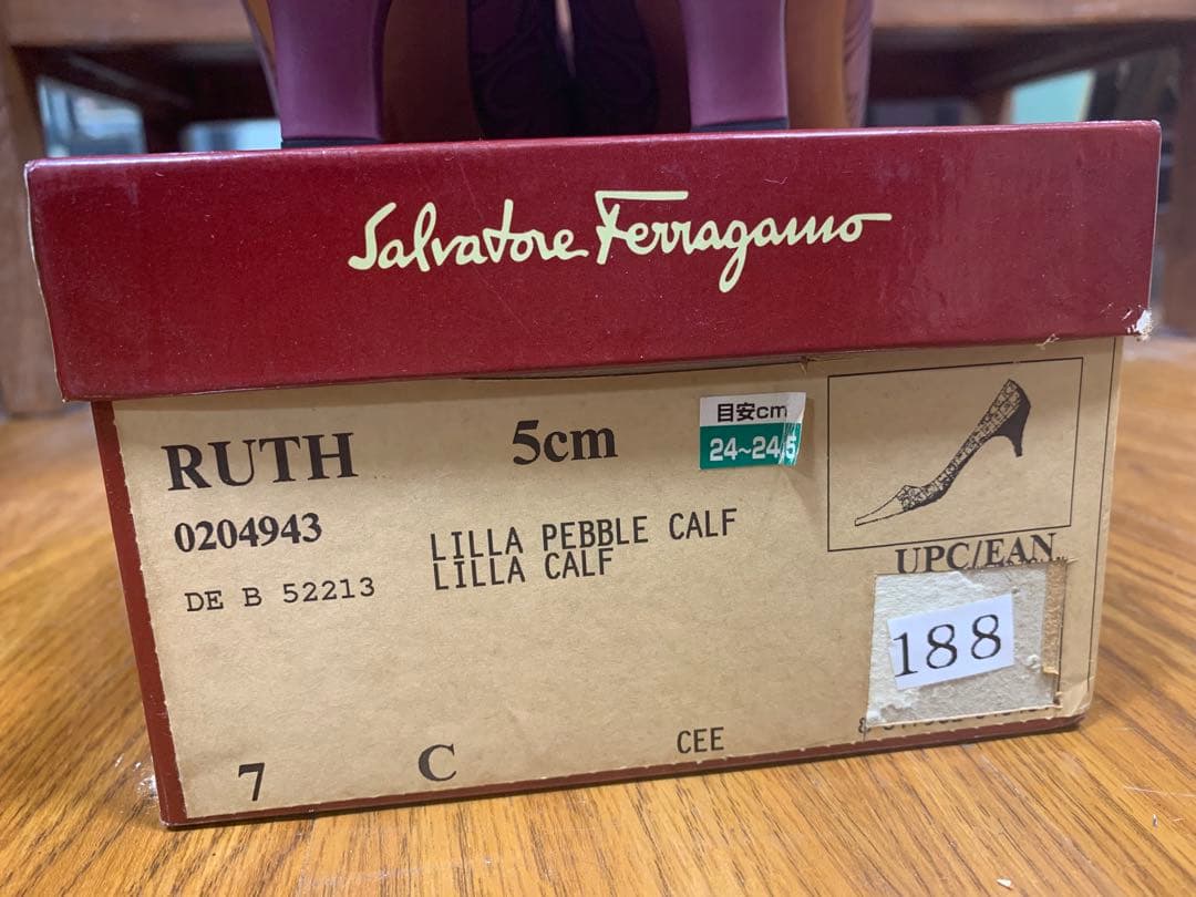 フェラガモ ピンクパンプスパープル　フェラガモ　未使用