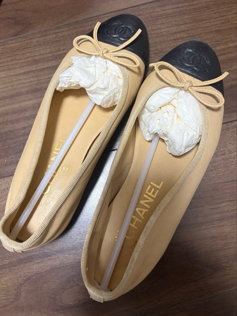 CHANEL バレエシューズ ベージュ・黒　フラットラムスキン