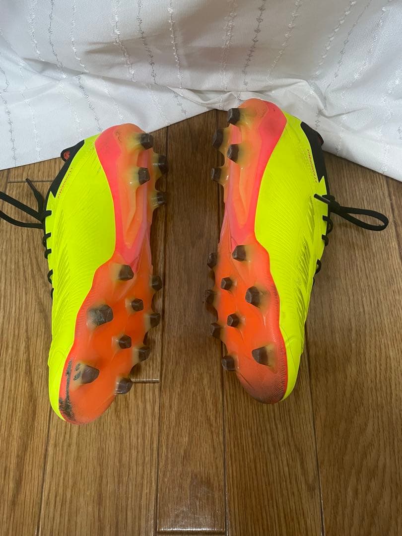 期間限定タイムセール　プレデター Elite L HG/AG サッカーシューズ