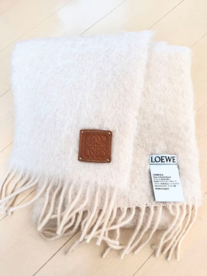 ロエベモヘアスカーフホワイト