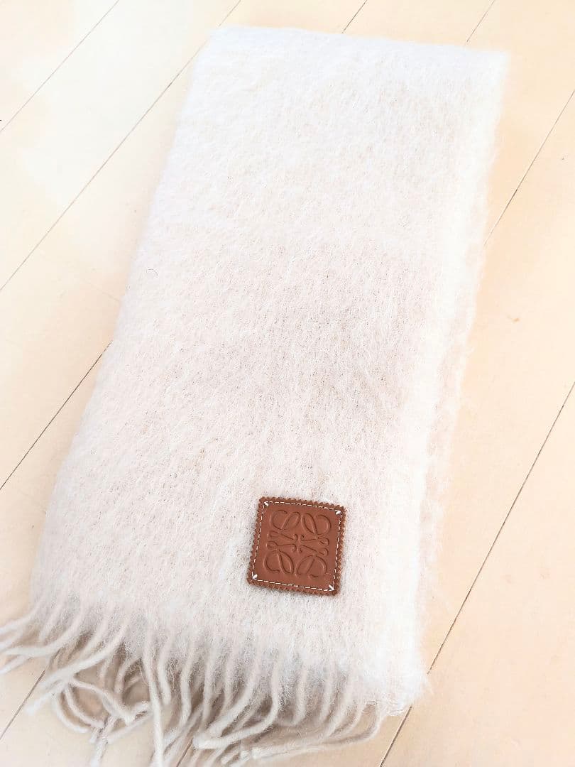 ロエベモヘアスカーフホワイト