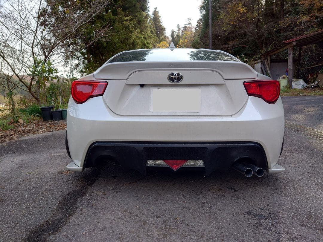 にゃんトヨタ86ZN6 BRZ前期！右出しデュアル76.3Φストレート！