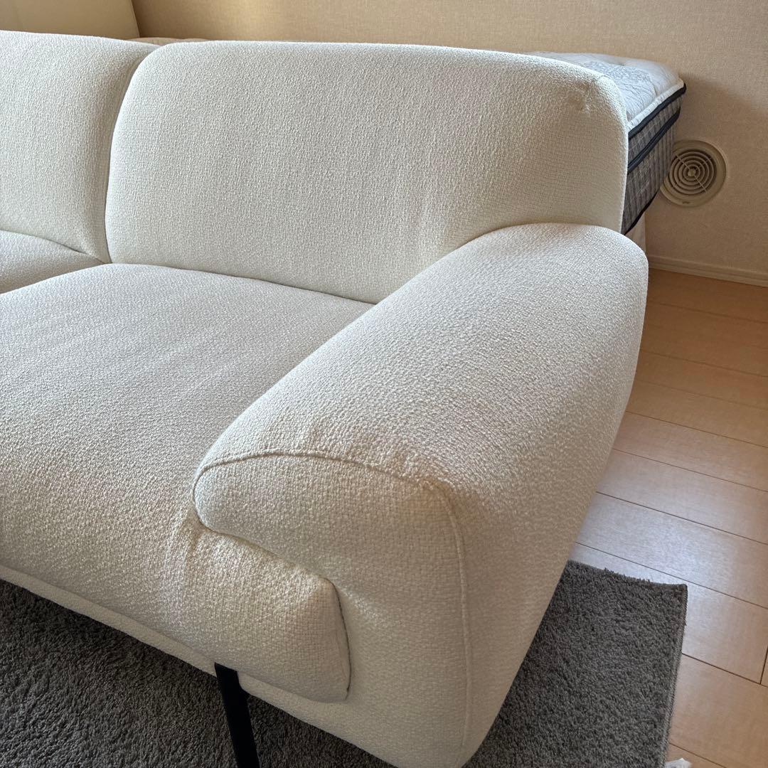 大塚家具ホワイトファブリックソファ モダンデザイン