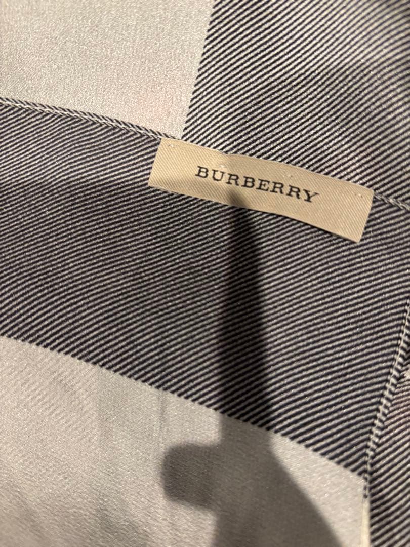美品 Burberry チェック柄 ストール