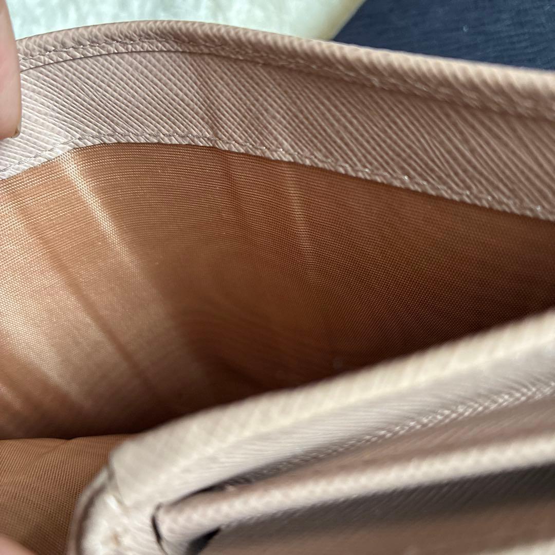 PRADA プラダ　二つ折り財布