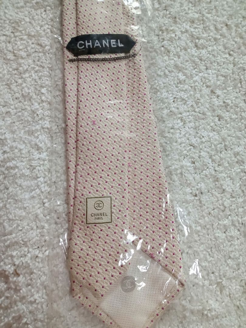 CHANEL ベージュ ドット柄 シルクネクタイ