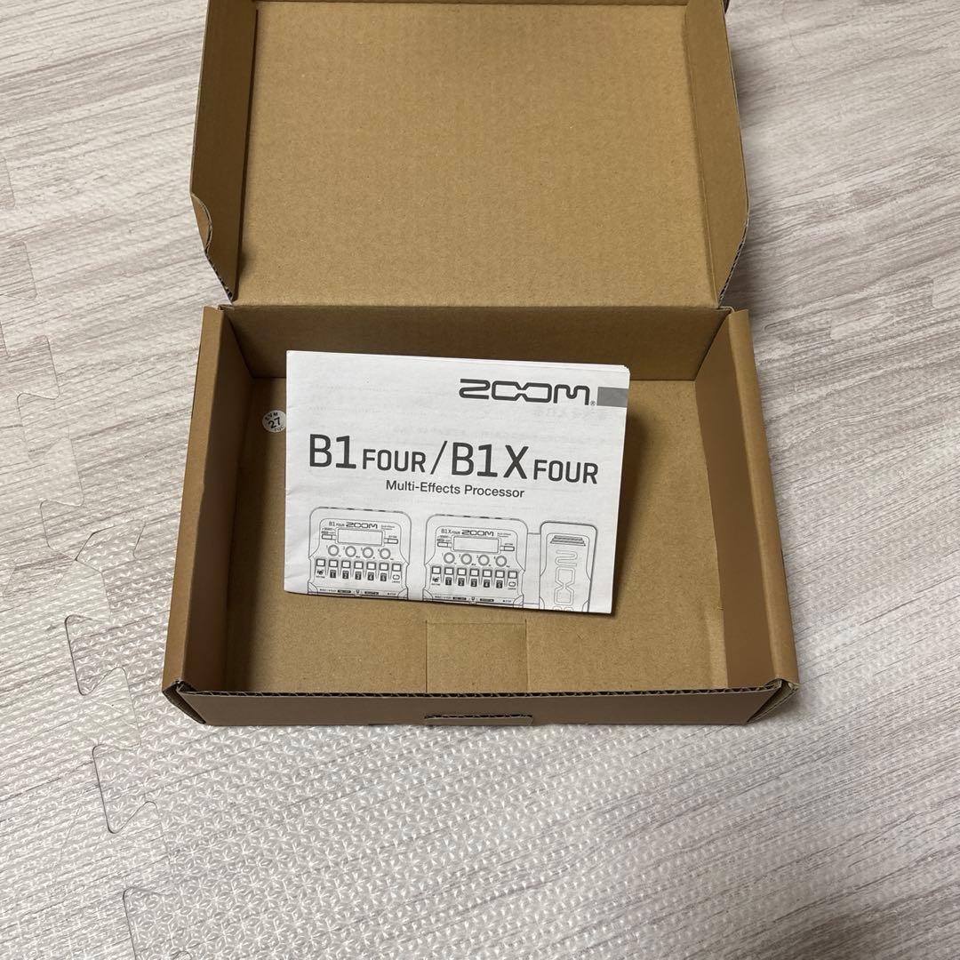 zoom B1 FOUR マルチエフェクター ベース