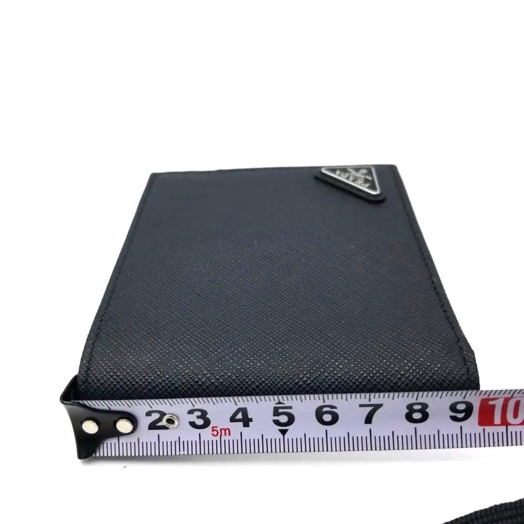 【極美品】プラダ 二つ折り財布 トライアングルロゴ ブラック