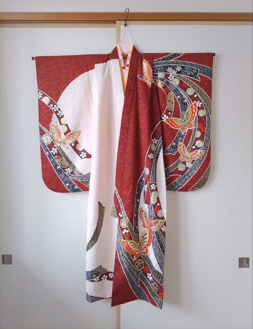 ★ssshiopi★　七五三 着物　7歳　赤　黒　絞り柄　作り帯　ゴールド