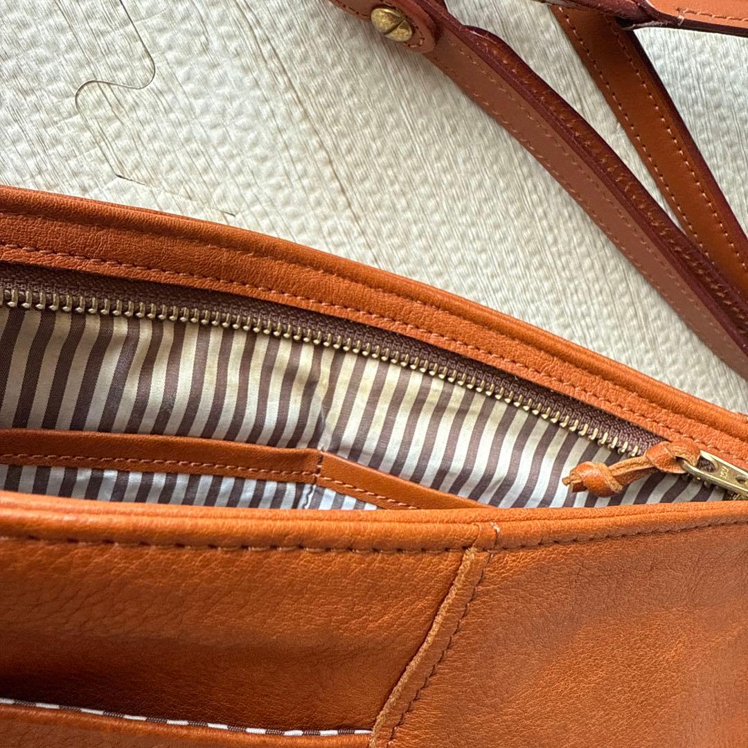 ぱむけろ様　イタガキ　ショルダーバッグ クラッチバッグ 本革