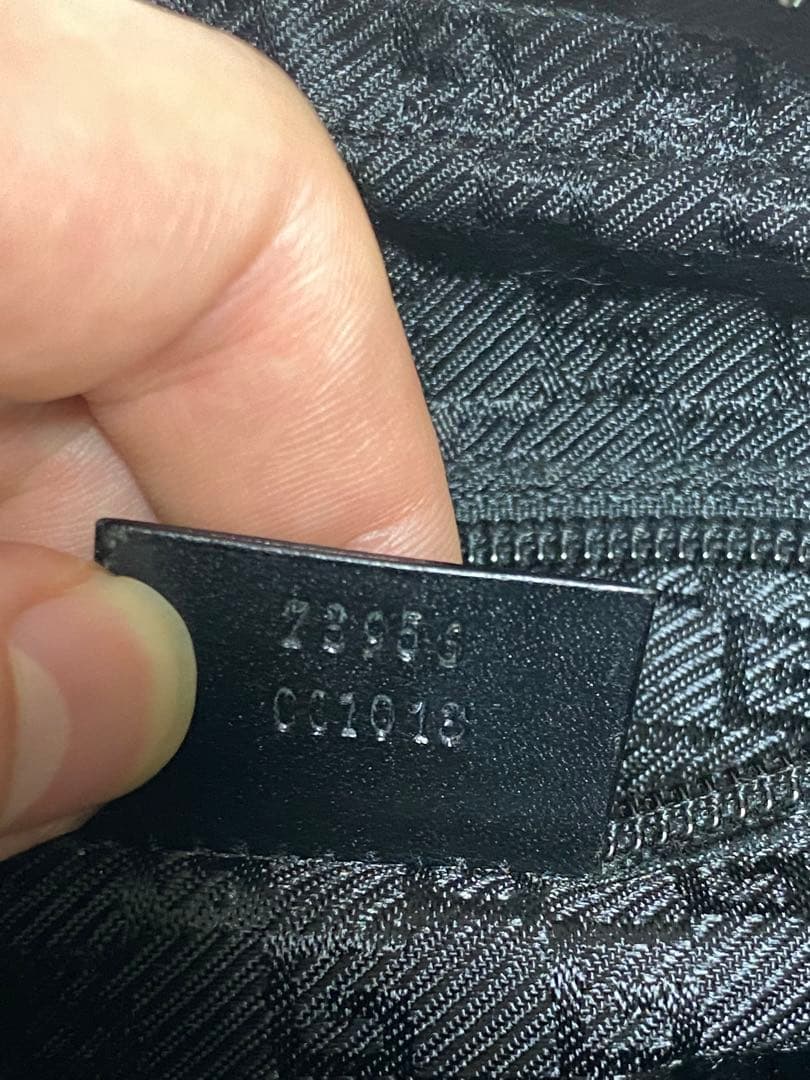 GUCCI グッチ　セカンドバッグ　ブラック