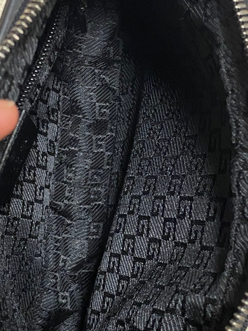 GUCCI グッチ　セカンドバッグ　ブラック