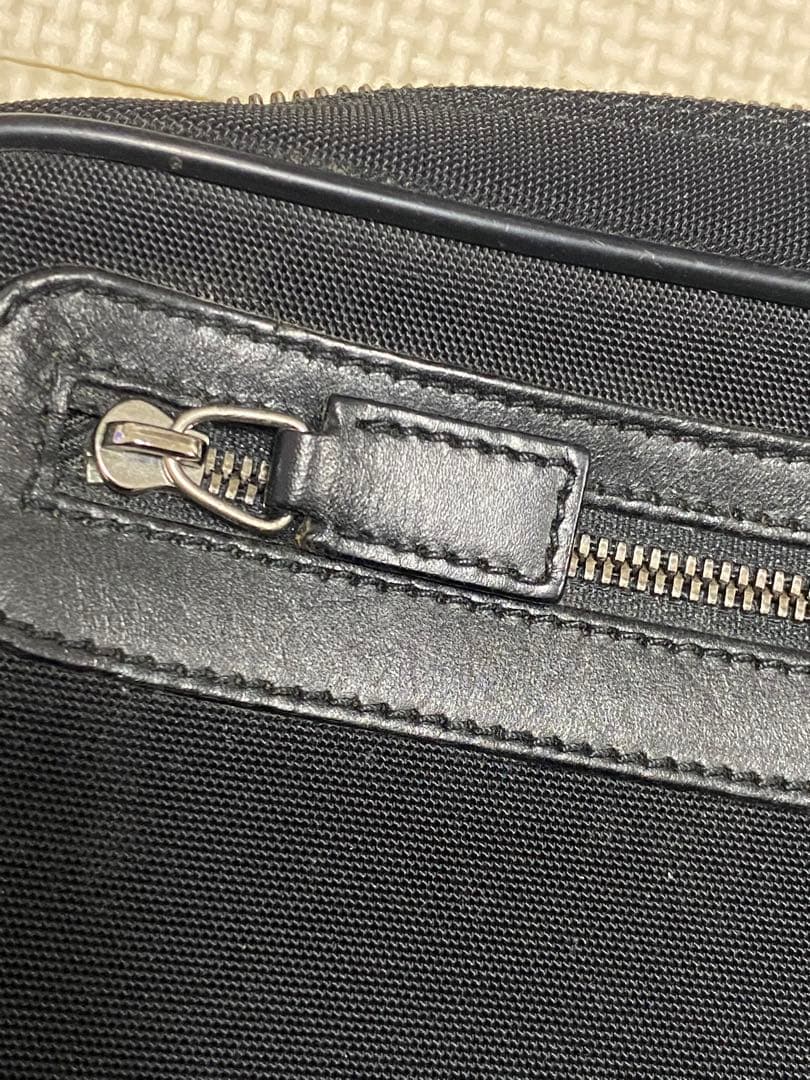 GUCCI グッチ　セカンドバッグ　ブラック