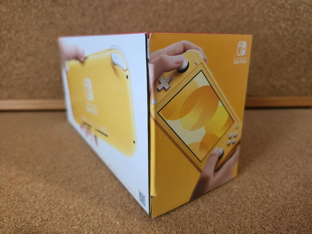 Nintendo Switch　ライト　未開封