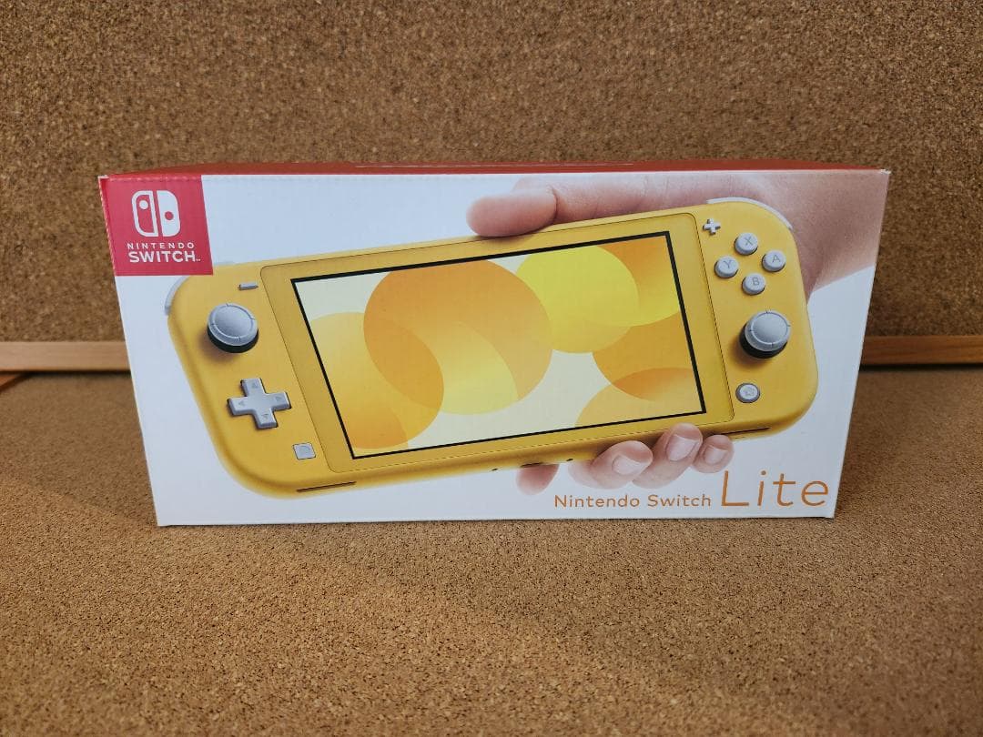 Nintendo Switch　ライト　未開封