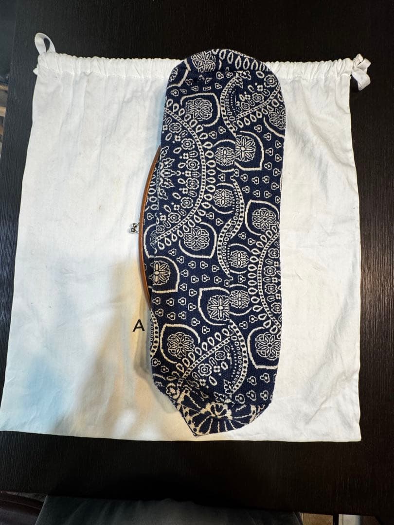 お値下げしました。A VACATION ペイズリー柄 クラッチバッグ