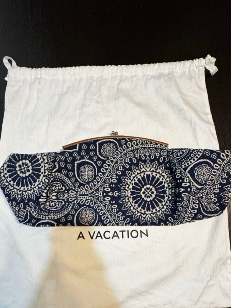 お値下げしました。A VACATION ペイズリー柄 クラッチバッグ